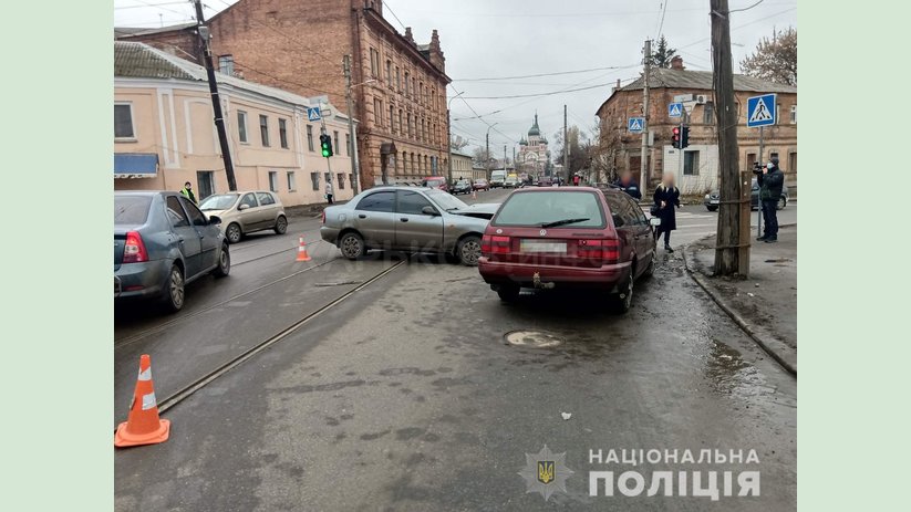 Внимание, полиция устанавливает свидетелей ДТП в Основянском районе Харькова! Внимание, полиция устанавливает свидетелей ДТП в Основянском районе Харькова!