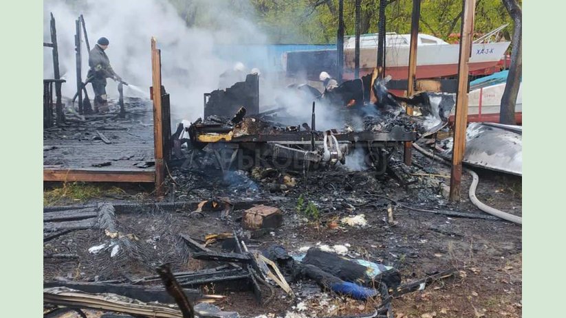 Волчанский район: спасатели ликвидировали пожар в здании на территории ДЮСШ "Колос" Волчанский район: спасатели ликвидировали пожар в здании на территории ДЮСШ "Колос"