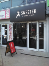 Мини-кофейня «Sweeter» - фасад Мини-кофейня «Sweeter» - фасад