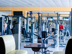Фитнес клуб «Gym4Fit» на Салтовке - фасад