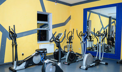 Джин, фитнес-клуб