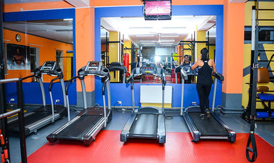 Джин, фитнес-клуб