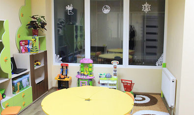 Веселi Сходинки, частный детский сад и школа