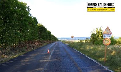 Дорожники уложили 3,8 км выравнивающего слоя асфальтобетона на дороге Пересечное - Березовское
