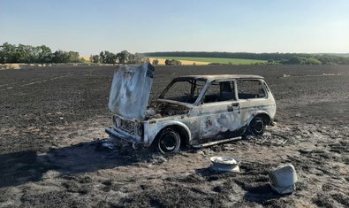Изюмский район: спасатели ликвидировали возгорание поля пшеницы и легкового автомобиля