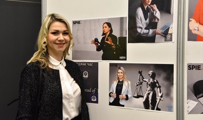 На Харьковщине презентовали фотовыставку «Lady Science»