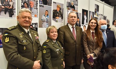 На Харьковщине презентовали фотовыставку «Lady Science»