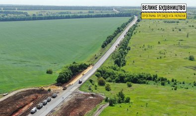 На окружной дороге на 32,7 км положили асфальтобетонное покрытие в выравнивающем слое