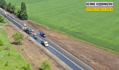 На окружной дороге на 32,7 км положили асфальтобетонное покрытие в выравнивающем слое