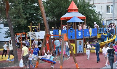 На Салтовке построили современную локацию с игровыми и спортивными площадками
