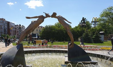 Памятник Влюбленным