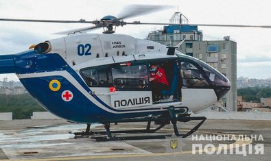 Полицейские транспортировали из Винницы до медицинских учреждений Киева донорские органы для спасения четырех человек Полицейские транспортировали из Винницы до медицинских учреждений Киева донорские органы для спасения четырех человек