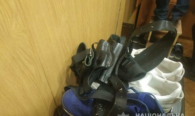 Правоохранители провели обыск по месту жительства мужчины, причастного к стрельбе в Основянском районе Харькова Правоохранители провели обыск по месту жительства мужчины, причастного к стрельбе в Основянском районе Харькова