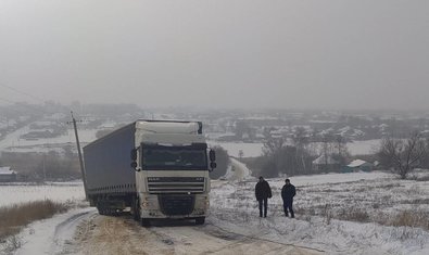 Шевченковский район: спасатели помогли отбуксировать грузовик