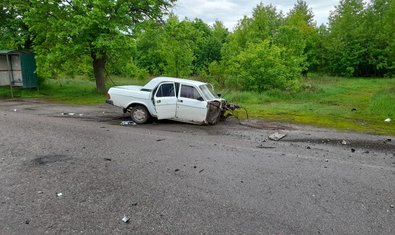 Спасатели ликвидировали пожар в автомобиле, который загорелся в результате ДТП