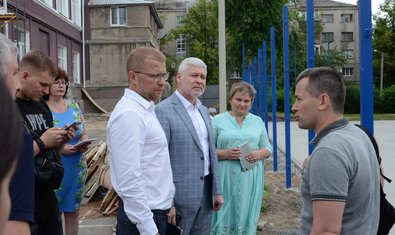 В Харькове продолжают ремонтировать школыдолжают ремонтировать школы