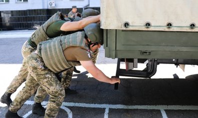 В Харькове прошли соревнования нацгвардейцев по атлетическому многоборью