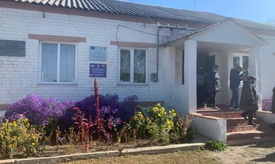В Изюмском районе построили спортплощадку с искусственным покрытием