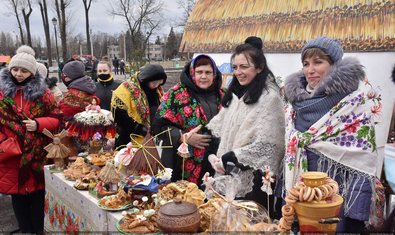 Жители Новобаварского района отпраздновали Масленицу